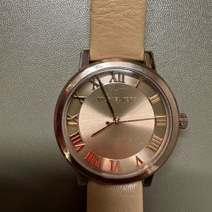 Michael Kors Norie Sable Latte Beige Leather Rose Gold MK2621